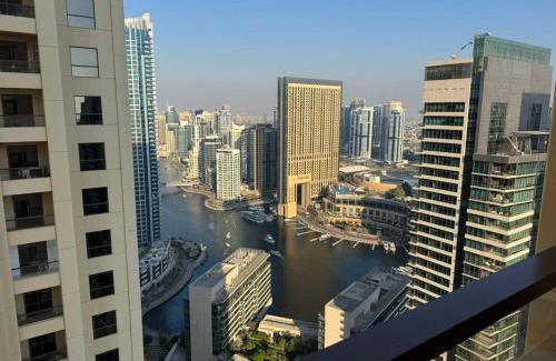 Dubai Marina Hotel | 50 Shades of stay