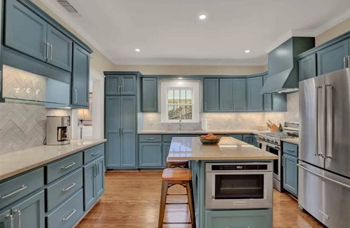 Fredericksburg Cottage | 500 Feet 2 Main St-Fred Charmer!