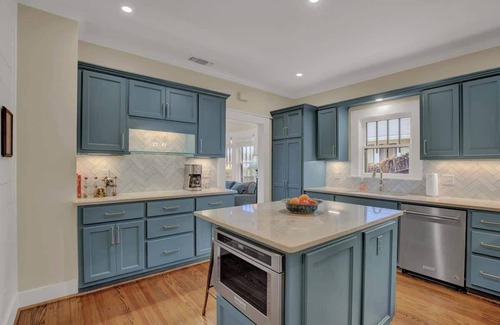 Fredericksburg Cottage | 500 Feet 2 Main St-Fred Charmer!