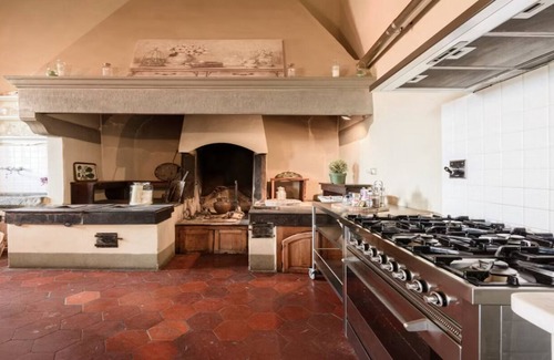 Rignano sull'Arno Villa | 500M2 LUXURY WITH A VIEW OVER THE TUSCAN HILLS