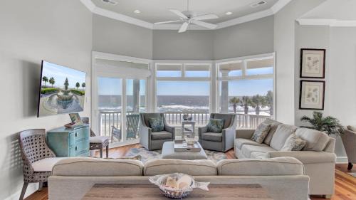 Isle of Palms House | 502 Ocean Blvd by AvantStay Beachfront w Pool Ocean Views