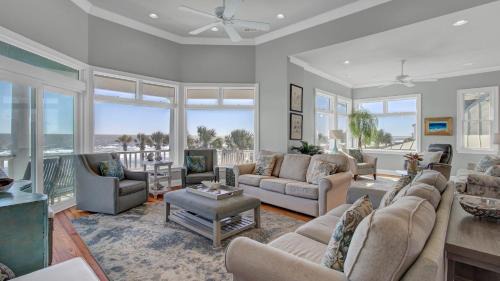 Isle of Palms House | 502 Ocean Blvd by AvantStay Beachfront w Pool Ocean Views