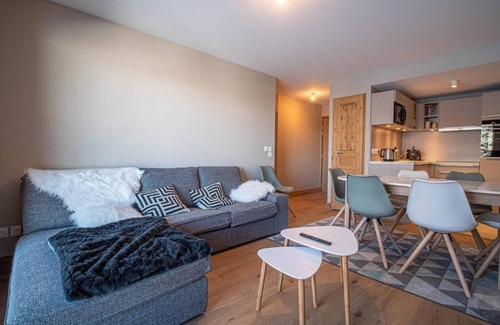 Valmorel Apartment | 50m from ski slopes, 3rd floor, view mountain, balcony, tv, ski locker, 51m², Valmorel