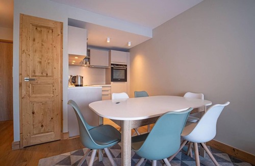 Valmorel Apartment | 50m from ski slopes, 3rd floor, view mountain, balcony, tv, ski locker, 51m², Valmorel