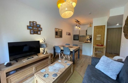 Valmorel Apartment | 50m from ski slopes, 3rd floor, view mountain, balcony, tv, 51m², Valmorel