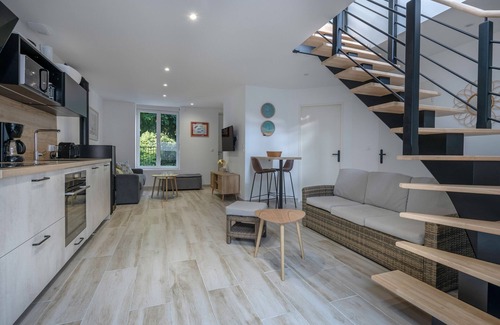 Saint-Michel-Chef-Chef Ski Chalet | 50m from the beach, pretty house for 8