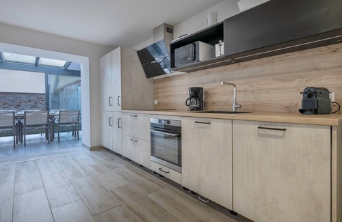 Saint-Michel-Chef-Chef Ski Chalet | 50m from the beach, pretty house for 8
