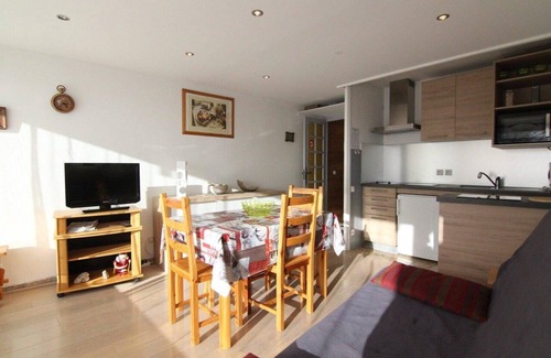 Jeux Apartment | 50m from ski slopes, 2nd floor, balcony, tv, ski locker, 30m², Alpe d'Huez