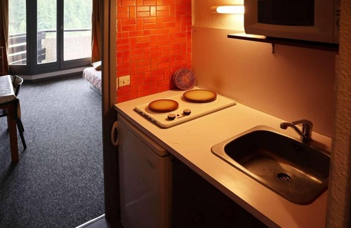 Les Orres Apartment | 50m from ski slopes, 3rd floor, balcony, tv, ski locker, 26m², Les Orres