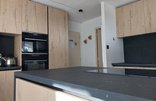 Arc-1600 Apartment | 50m from ski slopes, 8th floor, balcony, tv, ski locker, 65m², Les Arcs