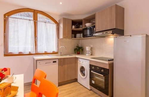 Briancon Apartment | 50m from ski slopes, balcony, tv, ski locker, 77m², Serre Chevalier