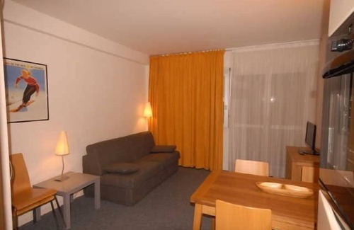 Eaux-Bonnes Apartment | 50m from ski slopes, 4th floor, view resort, balcony, tv, 27m², Gourette