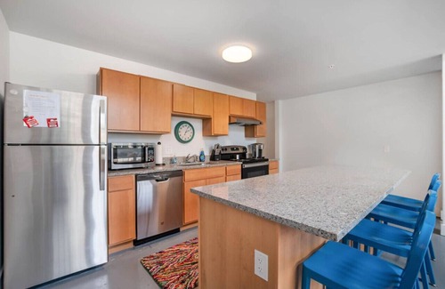 Otterbien Home Apartment | 5103 Peters · New Industrial Loft on Lebanon Bike Trail !