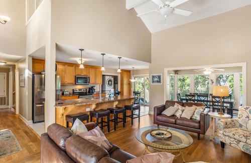 Blue Heron Lake House | 514 Remora Dr