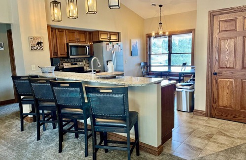 Hidden Valley Apartment | 5148 Summit Drive, Hidden Valley