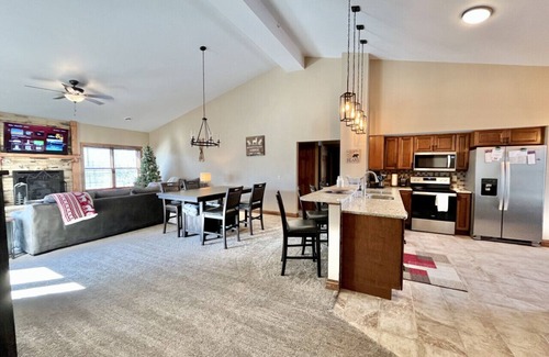 Hidden Valley Apartment | 5148 Summit Drive, Hidden Valley