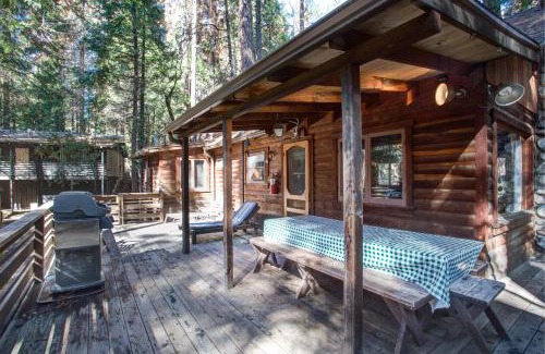 North Wawona House | 53 Creekside Cabin