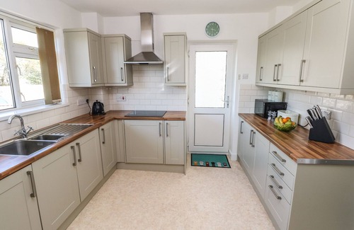 Haverfordwest House | 53 ST. BRIDES VIEW, pet friendly, character holiday cottage in Roch
