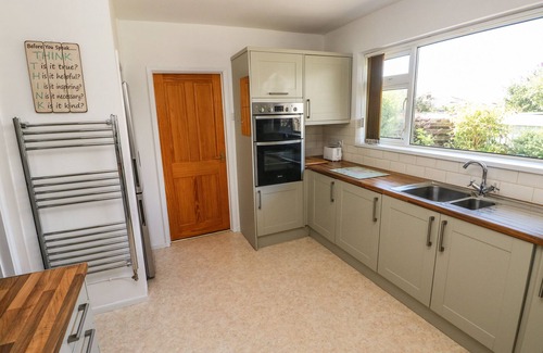Haverfordwest House | 53 ST. BRIDES VIEW, pet friendly, character holiday cottage in Roch