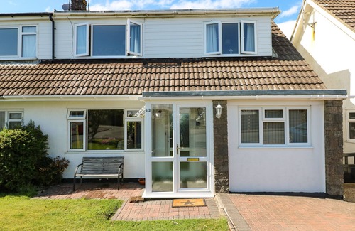 Haverfordwest House | 53 ST. BRIDES VIEW, pet friendly, character holiday cottage in Roch