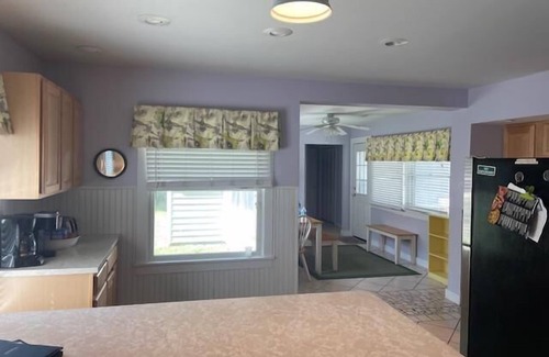 Lakeside Cottage | 536 Cherry in Lakeside