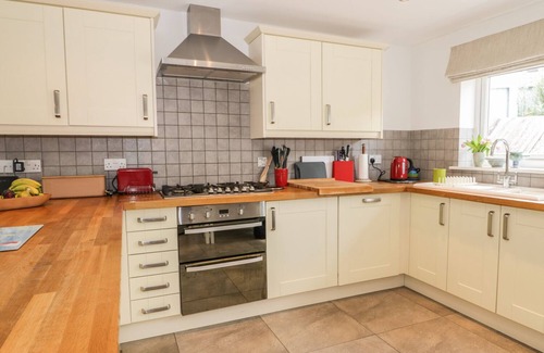 St Dogmaels House | 54 THE MOORINGS, family friendly, with open fire in St Dogmaels
