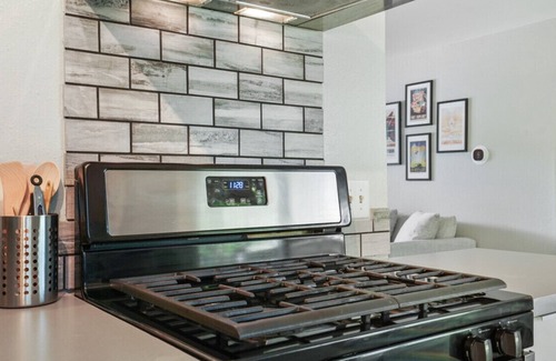 Franklin Park Apartment | 5412 Pine xxxxxxxxxx