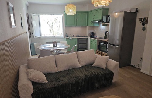Saint-Cannat Apartment | 54m² cocooning apartment in the center of St Cannat