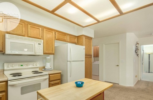 East Mesa House | 55+, Htd Pool, Spa, Tennis, Pickle Ball and more..