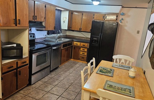 Littleton House | 55% OFF for 29 days or more booking or more! Pet friendly Doll House Centennial