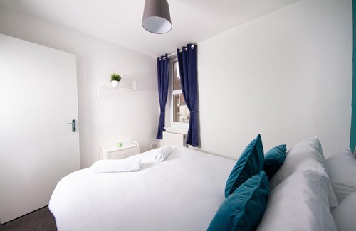 Bristol Apartment | 56b Mina rd