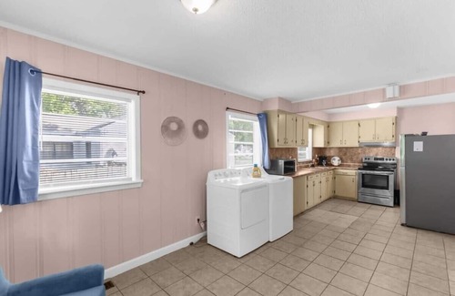 Shannon House | 57th Blushing Bungalow