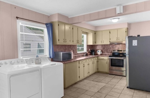 Shannon House | 57th Blushing Bungalow