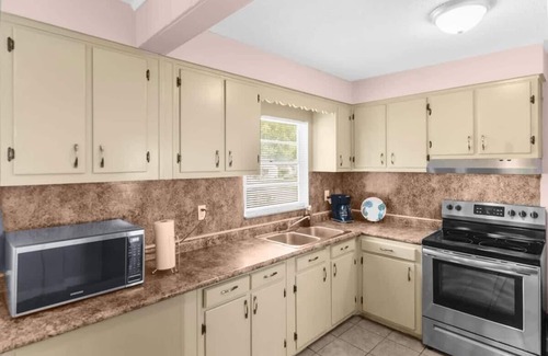 Shannon House | 57th Blushing Bungalow