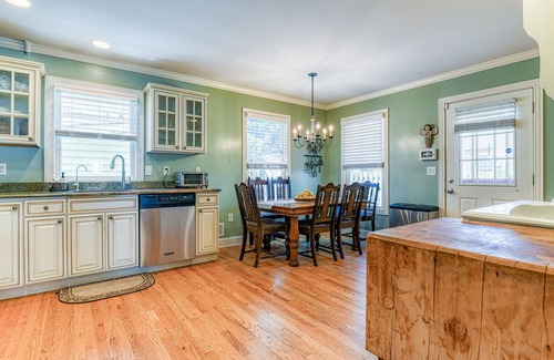Ocean Grove House | 58 Broadway = Beautiful Victoria Beachhouse