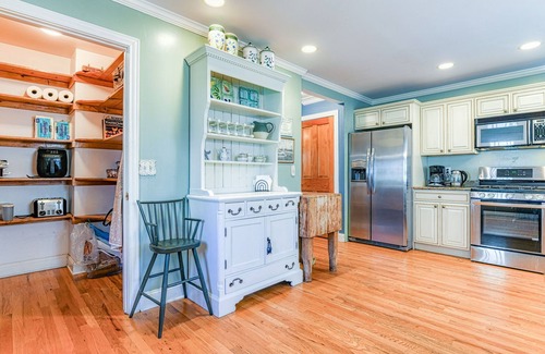 Ocean Grove House | 58 Broadway = Beautiful Victoria Beachhouse