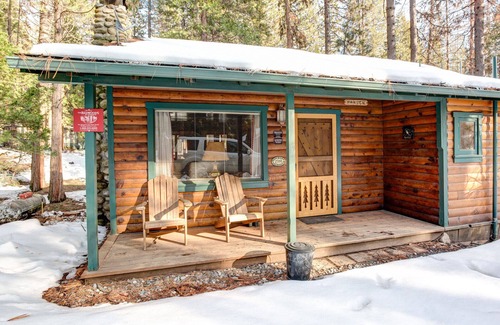 North Wawona Cabin | (59) Hansen Cabin at The Redwoods In Yosemite