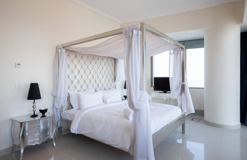Dubai Marina Apartment | 59th Floor Sea View of Marina