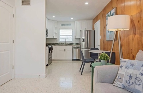 Safety Harbor Cottage | 5A Newly Renovated 1/1 at Coastal Cottages