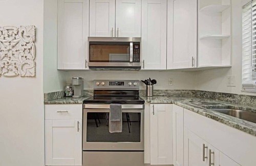 Safety Harbor Cottage | 5A Newly Renovated 1/1 at Coastal Cottages
