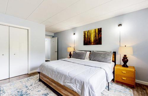 West Dover House | 5B Mountain Village- Unit B