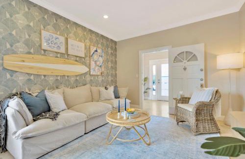 Tampa House | 5BD Home with Pool & BBQ - Downtown Tampa and Airport