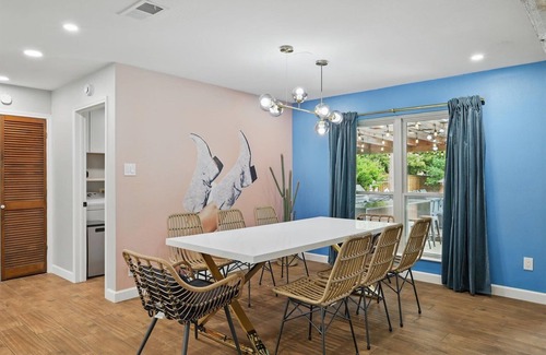 North Richland Hills House | 5BD Vacation Retreat w Pool, Games, Golf Simulator