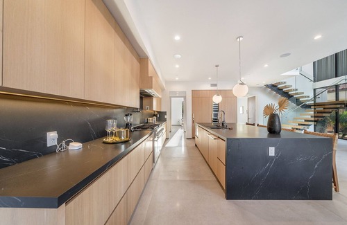 Beverly Hills Villa | 5BDR LUXURY DOHENY VILLA!