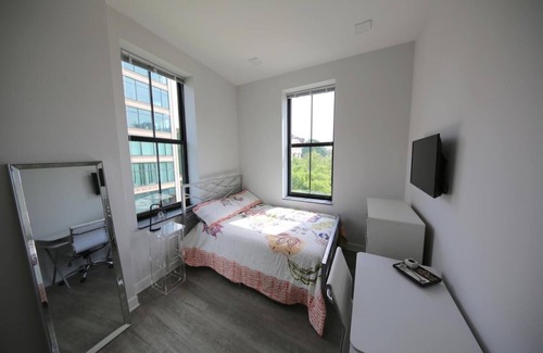 Downtown Apartment | 5BR 2BA Sleeps 10 Downtown Near CC/Theaters
