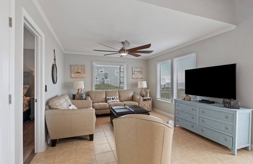 Yaupon Beach House | 5BR/4BA Home - REMODELED, Oceanfront, Close to Pier, Sleeps 10