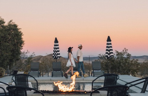 Joshua Tree House | 5BR 4BTH Heated Pool, Hot Tub, Disc Golf, RV Lots, 5 mins to JTNP