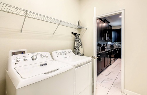 Kissimmee House | 🏝️ 5BR/5BA Home w/Private Pool & Spa, Themed Kids’ Rooms & Resort Fun | Storey Lake Near Disney