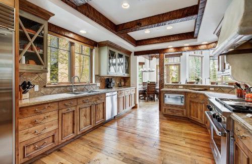 Gore Creek Place House | 5BR Alpine Luxury Home with Private Hot Tub