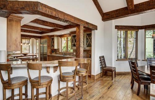 Gore Creek Place House | 5BR Alpine Luxury Home with Private Hot Tub